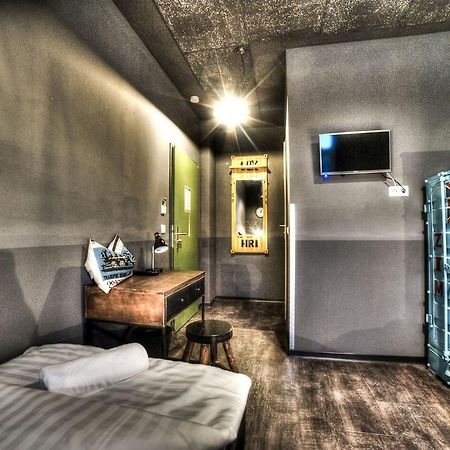 Hostel Am Bahnhof Suhl Buitenkant foto