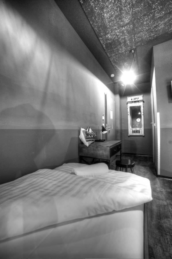 Hostel Am Bahnhof Suhl Buitenkant foto