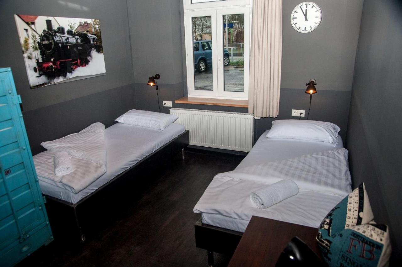 Hostel Am Bahnhof Suhl Buitenkant foto