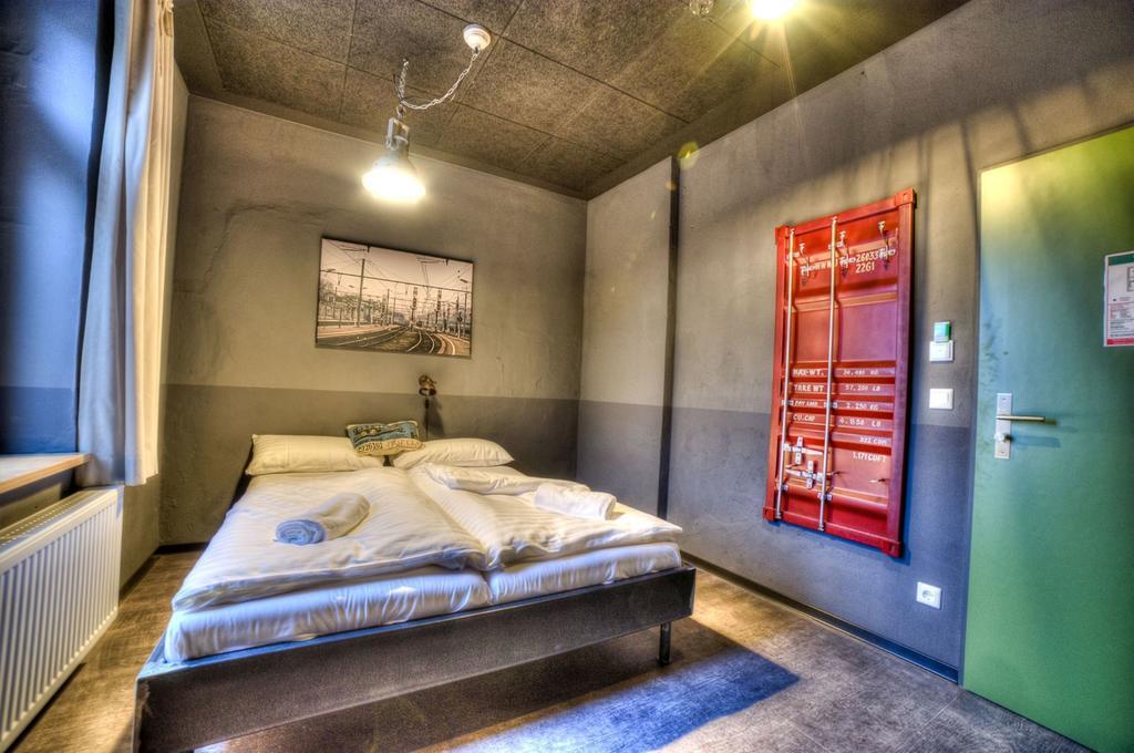 Hostel Am Bahnhof Suhl Buitenkant foto