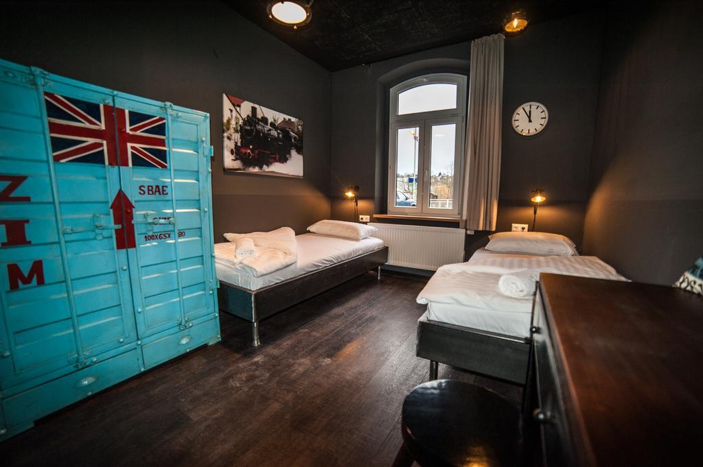 Hostel Am Bahnhof Suhl Buitenkant foto